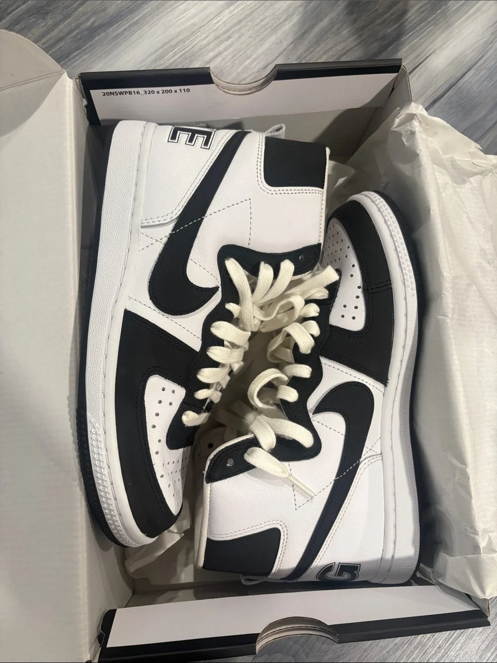 Nike comme des garcons Black & White High-Top Sneakers men’s 5 women’s 7